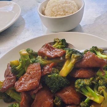 Zen Garden - Beef with broccoli - Vegetarian Near Me - Great Neck, New York Zen Garden - Beef with broccoli - Vegetarian Near Me - Great Neck, New York