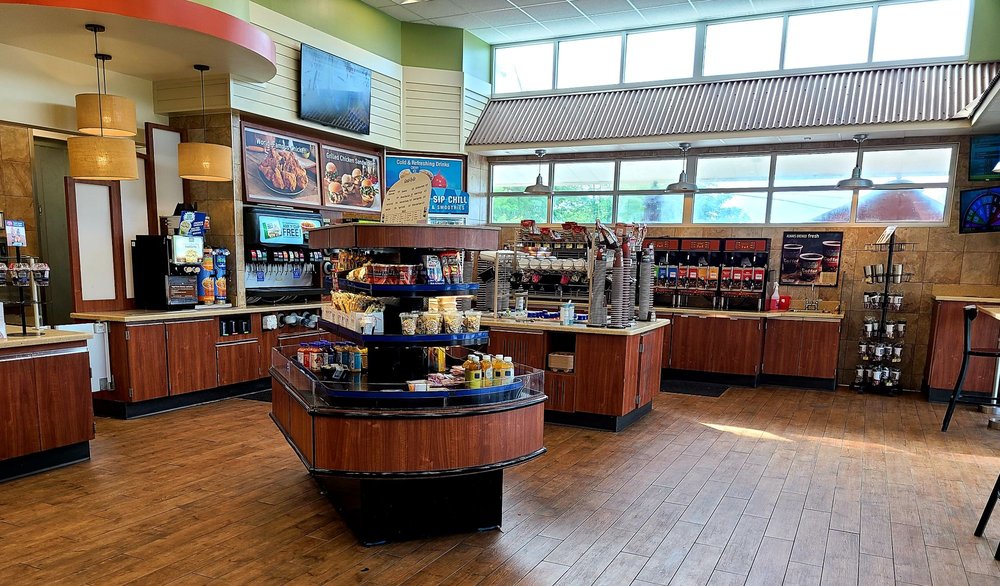 ROYAL FARMS Updated June 2024 37 Photos & 20 Reviews 11510