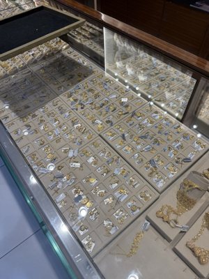 Malabar Gold & Diamonds - Iselin - New Jersey by null