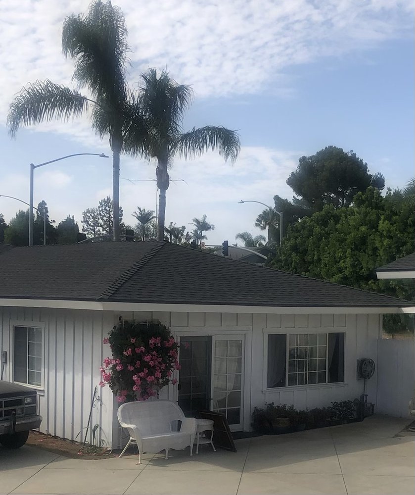 Slide of Luis Mendoza Roofing