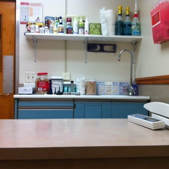 Heroes Veterinary Clinic - Exam room - Veterinarians Near Me - Oakland Park, Florida Heroes Veterinary Clinic - Exam room - Veterinarians Near Me - Oakland Park, Florida