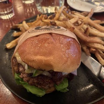 Sharps Roasthouse - Billionaire's Bacon and Hass Avocado Burger - American Near Me - SeaTac, Washington