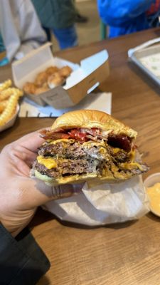 Shake Shack Bridgeport Village by null