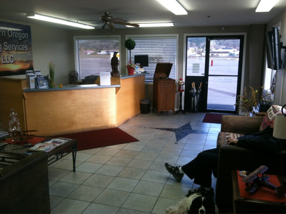 WESTERN OREGON AVIATIONROSEBURG AIRPORT Updated September 2024