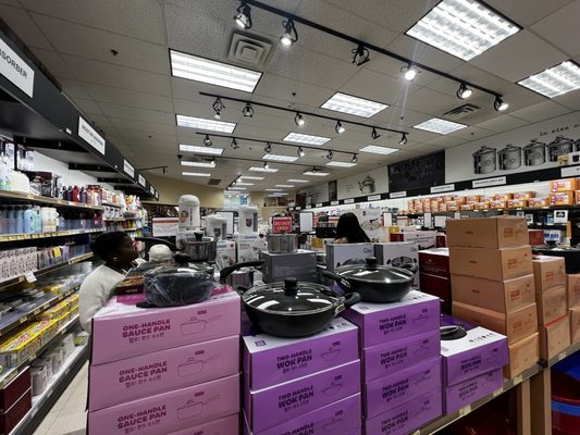 H Mart Duluth by null