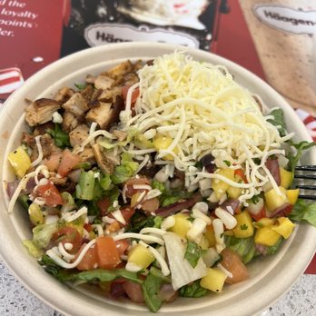 Currito Sawgrass Mills Mall - a bowl of salad and a drink - Juice Bars & Smoothies Near Me - Sunrise, Florida