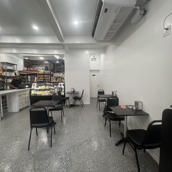 Franco's - Inside - Juice Bars & Smoothies Near Me - Bronx, New York