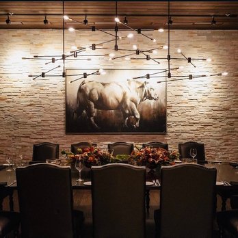 Vince Young Steakhouse - Steakhouses Near Me - Austin, Texas
