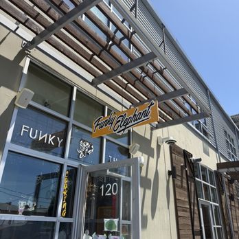 Funky Elephant - Thai Near Me - Berkeley, California