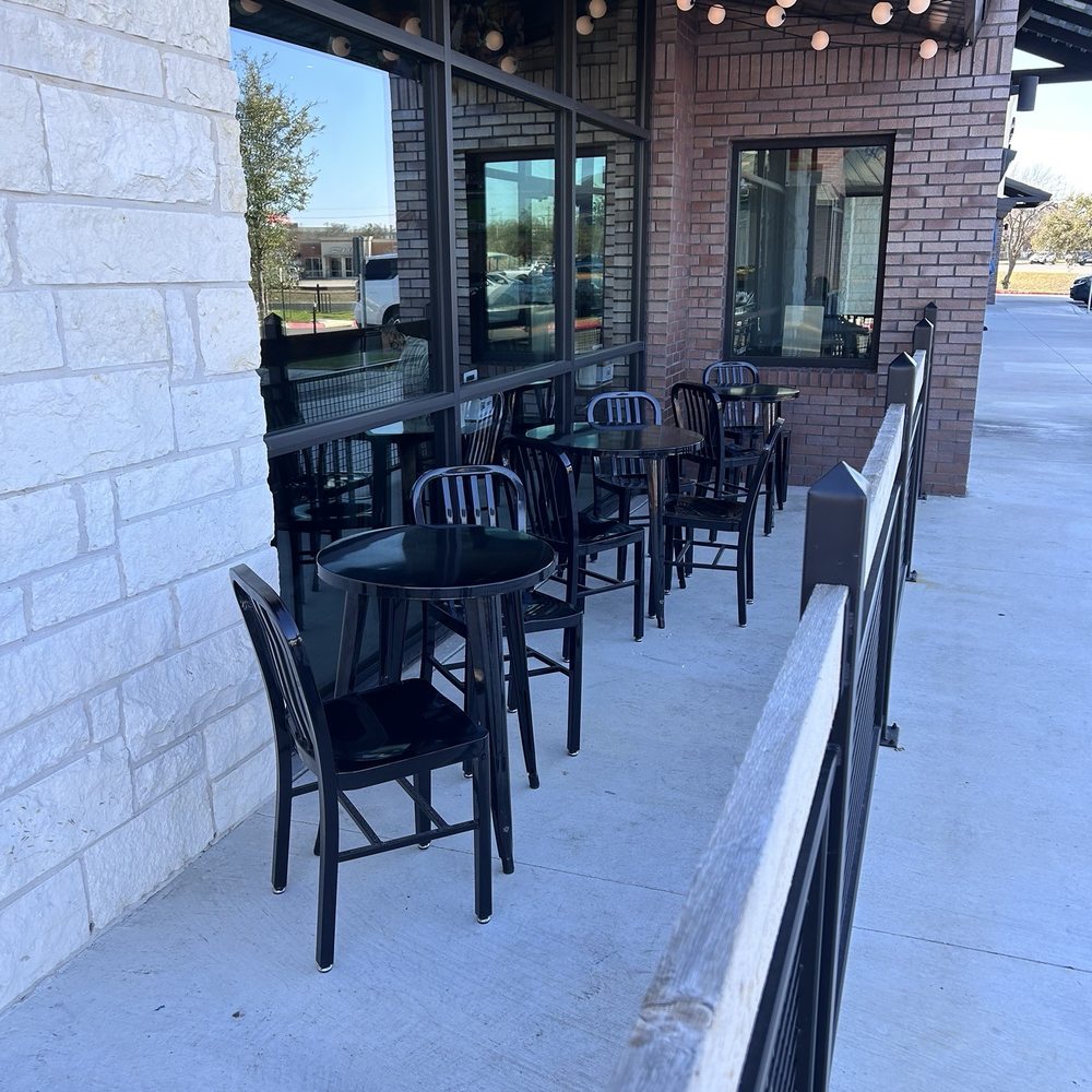 Burger Bar - Patio outside - Sports Bars Near Me - Cedar Park, Texas Burger Bar - Patio outside - Sports Bars Near Me - Cedar Park, Texas