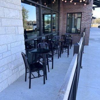 Burger Bar - Patio outside - Sports Bars Near Me - Cedar Park, Texas Burger Bar - Patio outside - Sports Bars Near Me - Cedar Park, Texas