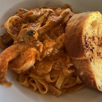 Ketch Harbor Pub - Shrimp Fettucine - Seafood Near Me - Half Moon Bay, California