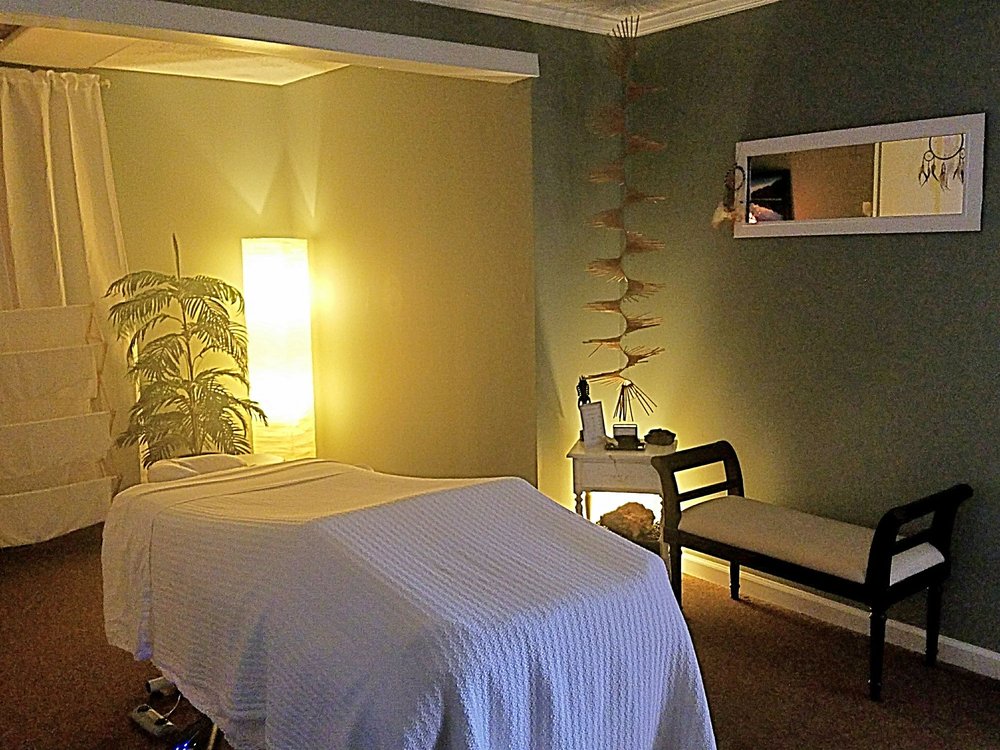 HANDS ON THERAPEUTIC MASSAGE Updated June 2024 42 Bridge St, East