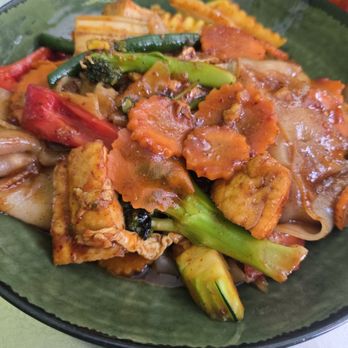 Thai Mama - Drunken Noodle (Pad Kee Mao) - Thai Near Me - Cranford, New Jersey Thai Mama - Drunken Noodle (Pad Kee Mao) - Thai Near Me - Cranford, New Jersey