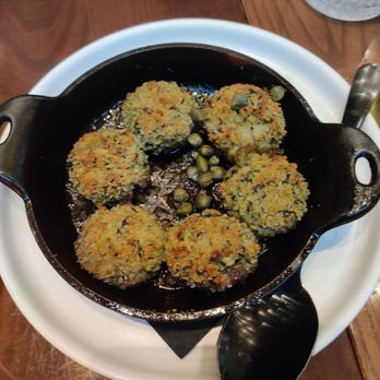 PLANTA Yorkville - Stuffed mushrooms - Vegetarian Near Me - Toronto, Ontario PLANTA Yorkville - Stuffed mushrooms - Vegetarian Near Me - Toronto, Ontario