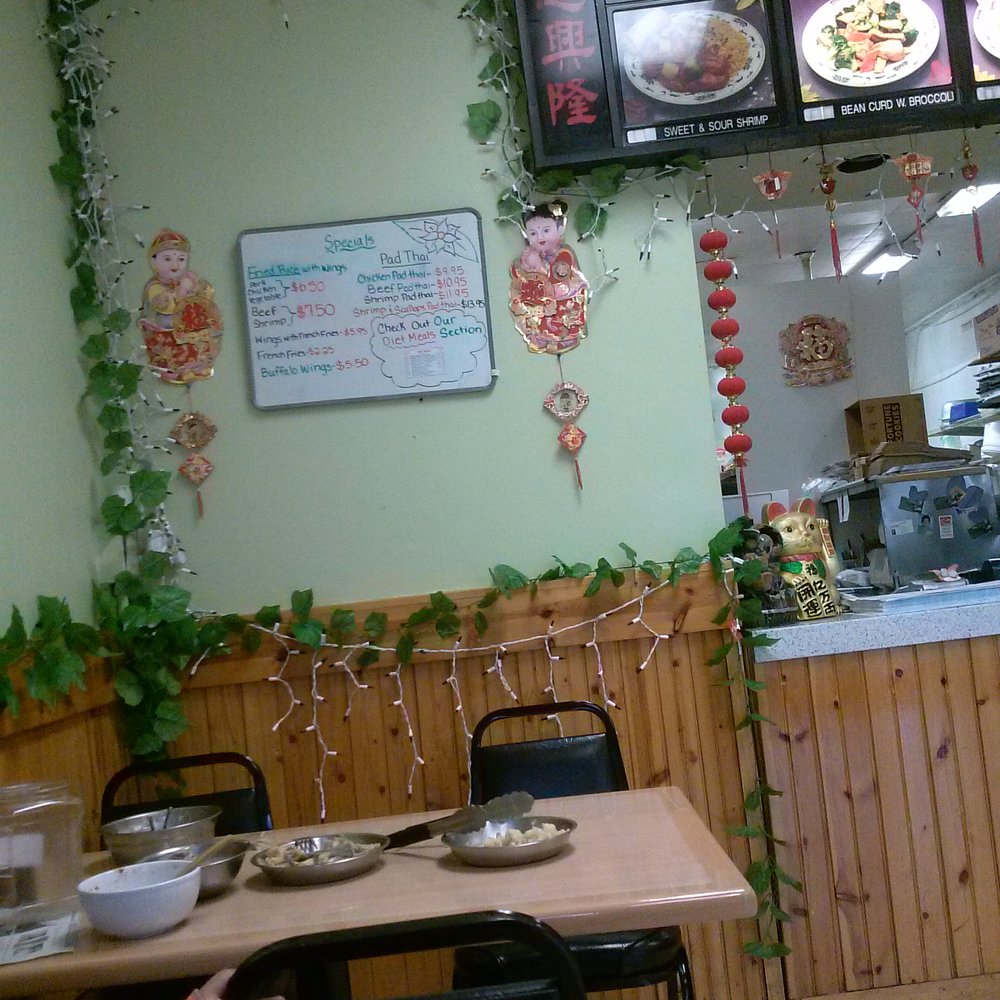 Main Moon Chinese Restaurant - Chinese Near Me - Simsbury, Connecticut