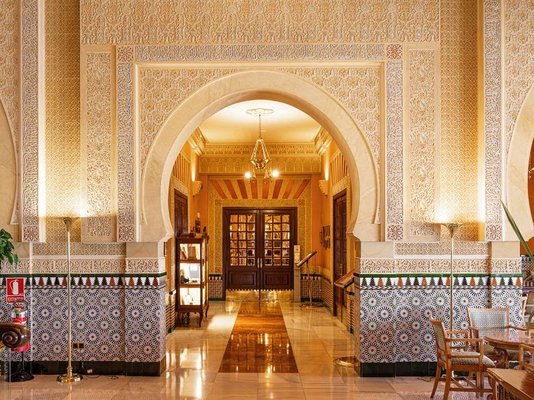 Hotel Alhambra Palace by null