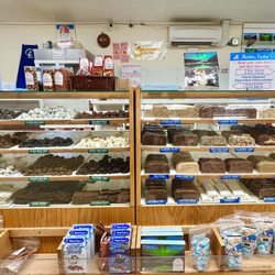 Alaskan Fudge Company - Chocolate candy and fudge.