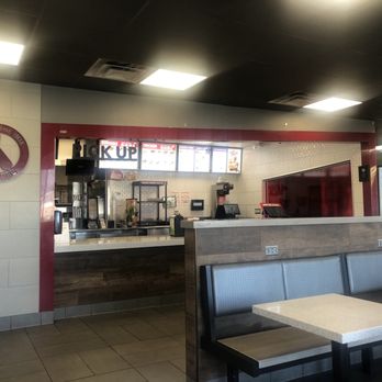 Jack in the Box - lol there's no one there, I think the cashier went to help with the food. They hiring, any takers ? - Fast Food Near Me - Hacienda Heights, California Jack in the Box - lol there's no one there, I think the cashier went to help with the food. They hiring, any takers ? - Fast Food Near Me - Hacienda Heights, California
