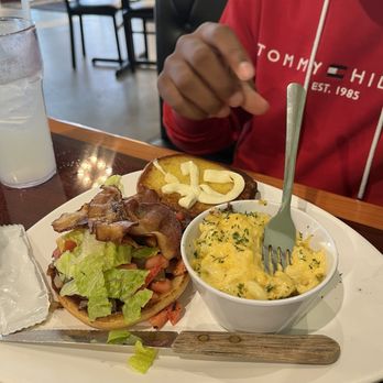 Scrambled - Mac And Chese All American - Breakfast & Brunch Near Me - McDonough, Georgia Scrambled - Mac And Chese All American - Breakfast & Brunch Near Me - McDonough, Georgia