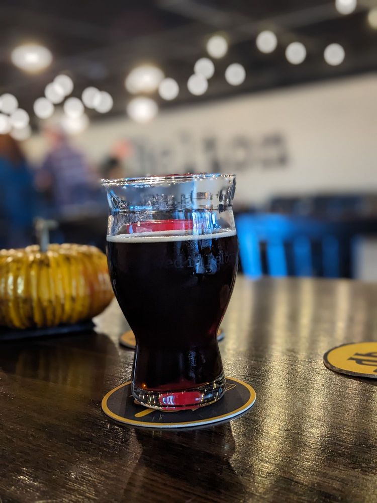 Broken Hatchet Brewery Logo