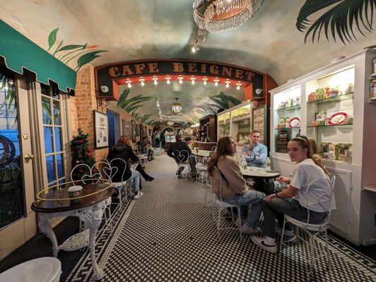 Cafe Beignet, Royal Street by null