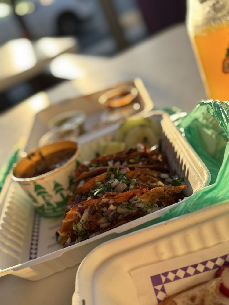 Calaveritas Taqueria Vegana Logo