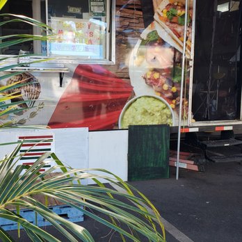 Tacos Y Mariscos Las Islitas - Food Trucks Near Me - Kahului, Hawaii Tacos Y Mariscos Las Islitas - Food Trucks Near Me - Kahului, Hawaii