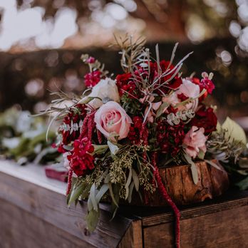 Orchids Floral Touch - bar decor - Wedding Planning Near Me Orchids Floral Touch - bar decor - Wedding Planning Near Me