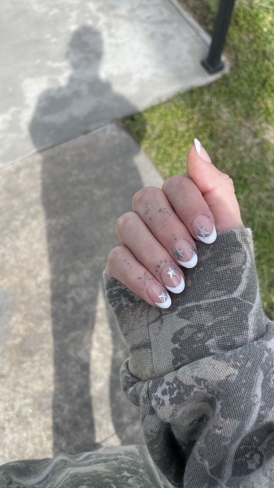 Vy Nails & Spa Logo