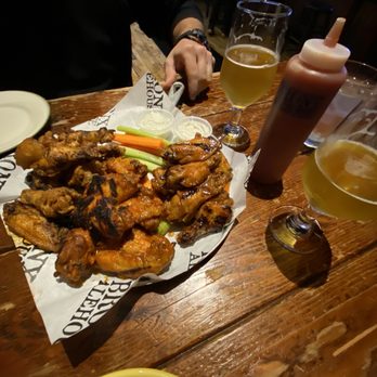 Bronx Alehouse - 24 wings - American Near Me - Bronx, New York