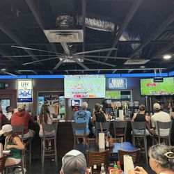 Benchwarmer's - Dining in the bar