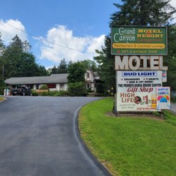 Grand Canyon Motel Resort & Campground - Main entrance