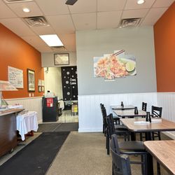 Chang Cuisine - Some wall decor