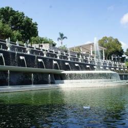 Parque Rehilete Alcalde - Una fuente en el lago.
