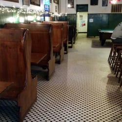 Riverside Saloon - Killer old school booths
