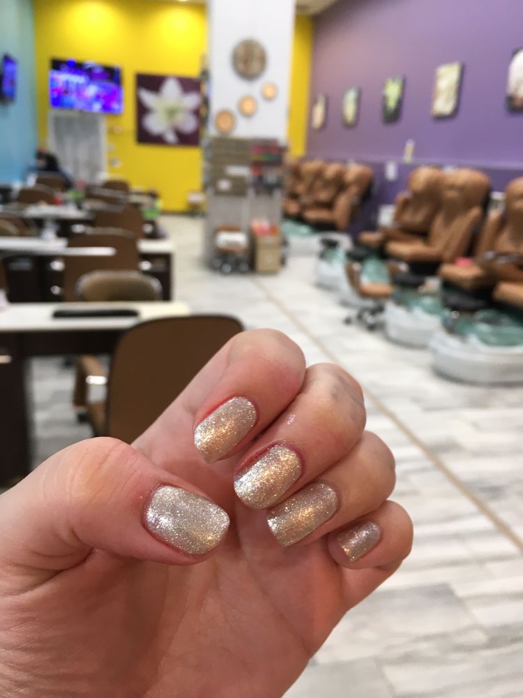 LIL LY’S NAILS Updated September 2024 201 1 Avenue S, Saskatoon