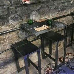 Pae Veciu - Iron table with stools