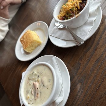 The Cascade Room - Chowder & Chili with cornbread - American Near Me - Stevenson, Washington The Cascade Room - Chowder & Chili with cornbread - American Near Me - Stevenson, Washington