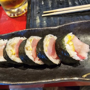 Hikari Sushi - Yellowtail roll with lemon - Sushi Bars Near Me - Montrose, California