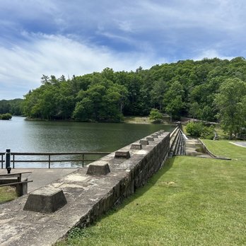 Little Beaver State Park - Dam area - Hiking Near Me - Lake, West Virginia Little Beaver State Park - Dam area - Hiking Near Me - Lake, West Virginia