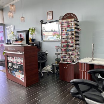 Vin Beauty Nails & Spa - Reception area - Nail Salons Near Me - Royal Oak, Michigan
