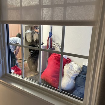 Bellanca Hotel - Smell of dirty laundry and trash permeated the room. - Hotels Near Me - Avalon, California