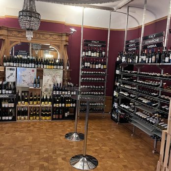 Good Mansion Wines - Inside - Beer, Wine & Spirits Near Me - Wheeling, West Virginia