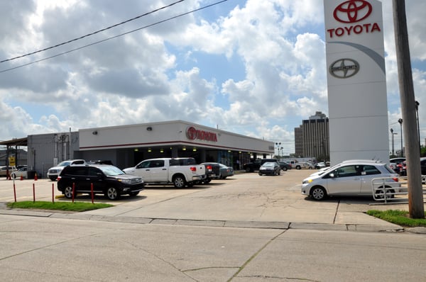 LAKESIDE TOYOTA - Updated June 2025 - 32 Photos & 208 Reviews - 3701 N ...