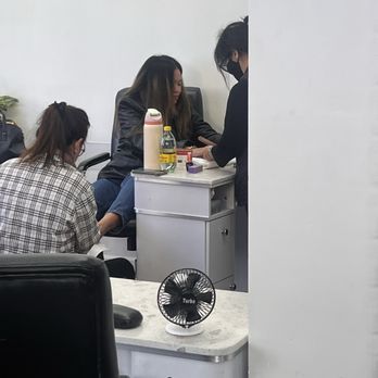 Union Nails - Twisted and uncomfortable - Nail Salons Near Me - San Francisco, California