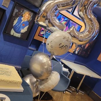 Freed's Bakery - Cake with decor - Bakeries Near Me - Las Vegas, Nevada Freed's Bakery - Cake with decor - Bakeries Near Me - Las Vegas, Nevada