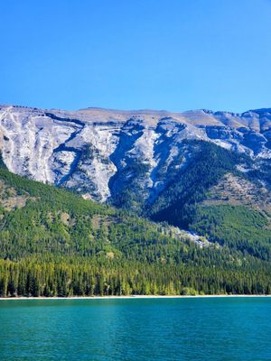 Lake Minnewanka by null