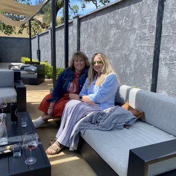 Parum Leo Winery and Vineyard - Tasting area. - Wine Tasting Room Near Me - Petaluma, California
