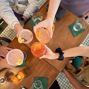 Parc de Ville - Happy hour cocktails, happy hour 4-6pm - French Near Me - Fairfax, Virginia